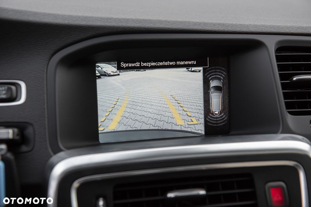 Volvo V60 D3 Summum - 25