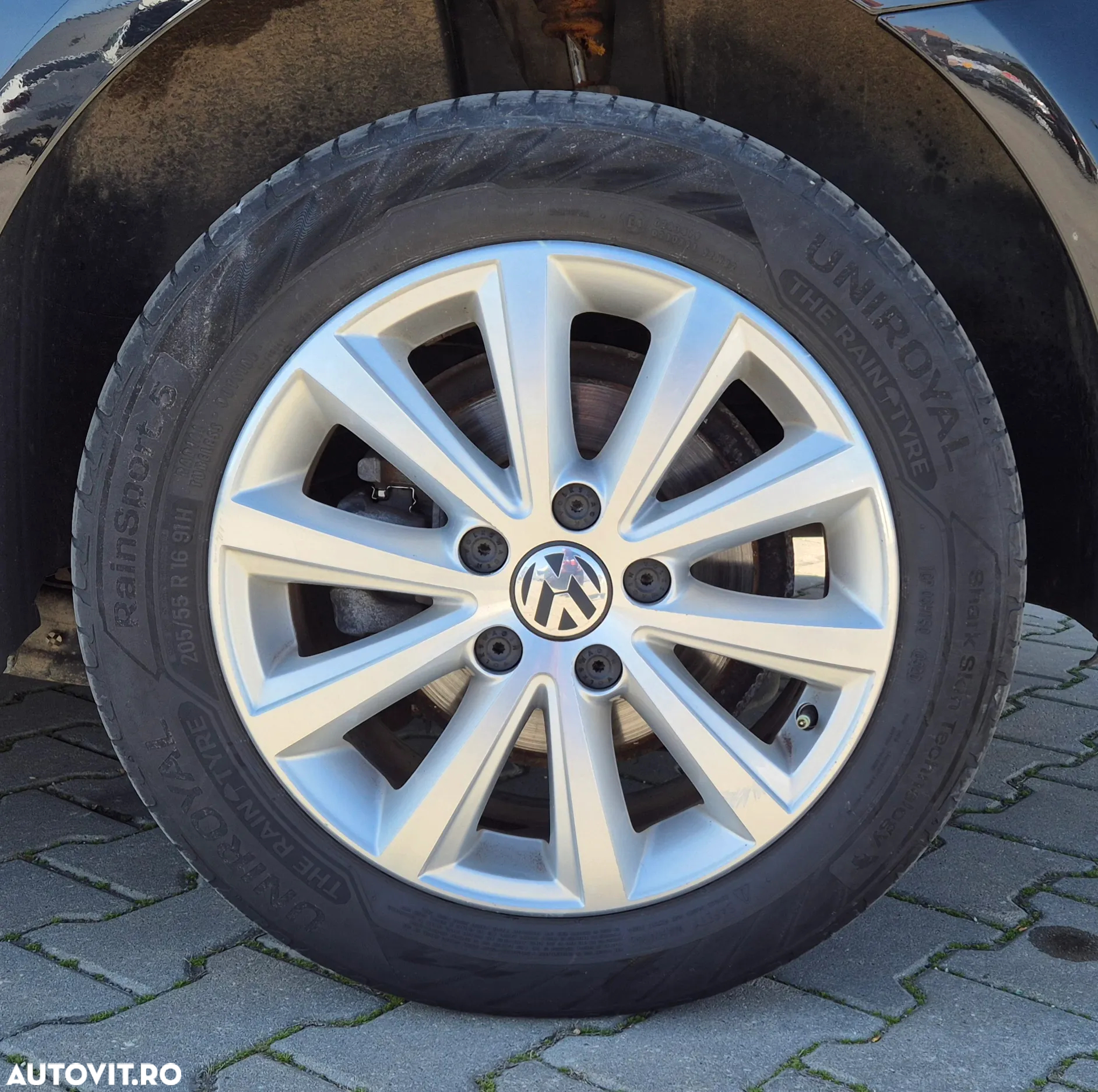 Volkswagen Touran 1.6 TDI BlueMotion Technology Highline - 14