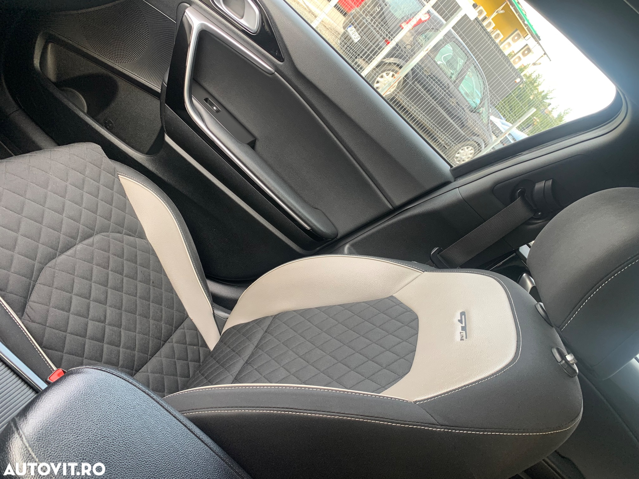 Kia Ceed - 11