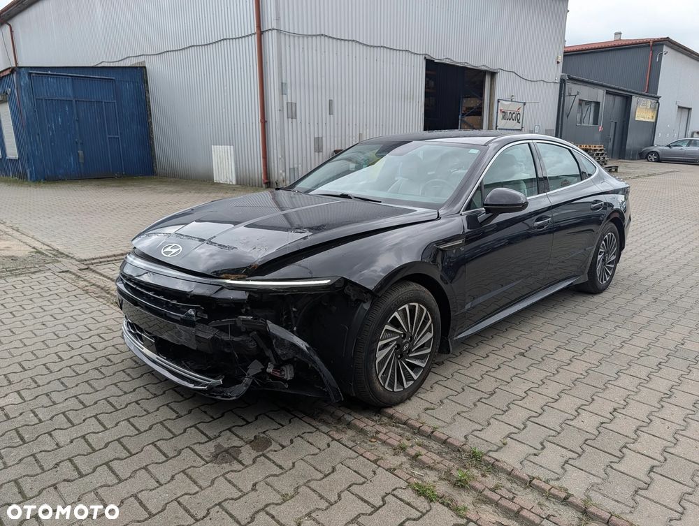 Hyundai Sonata - 1