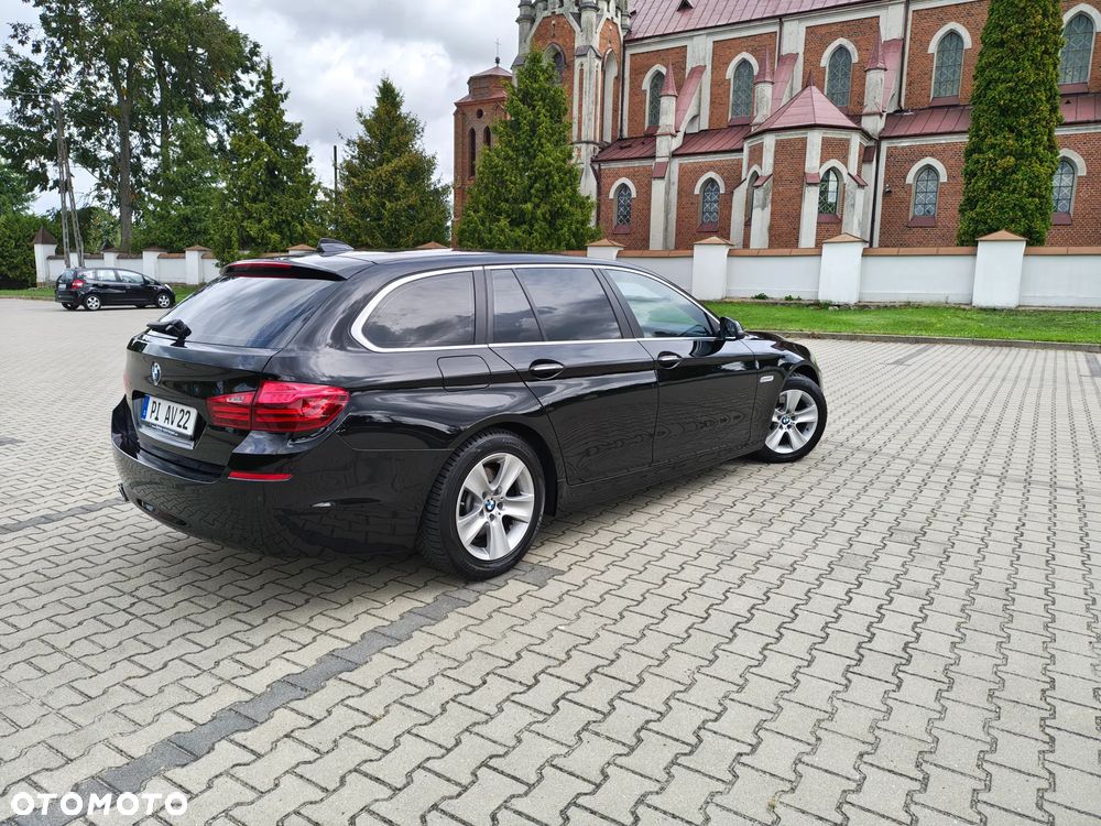 BMW Seria 5 520d xDrive - 23