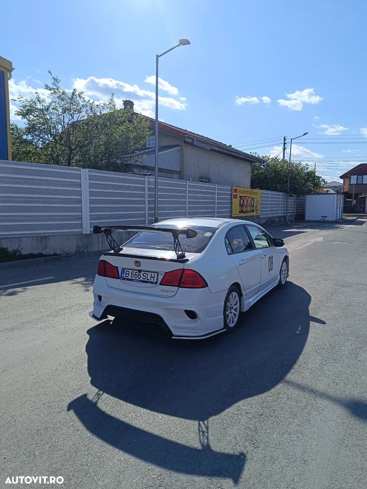 Honda Civic 1.8 S - 2