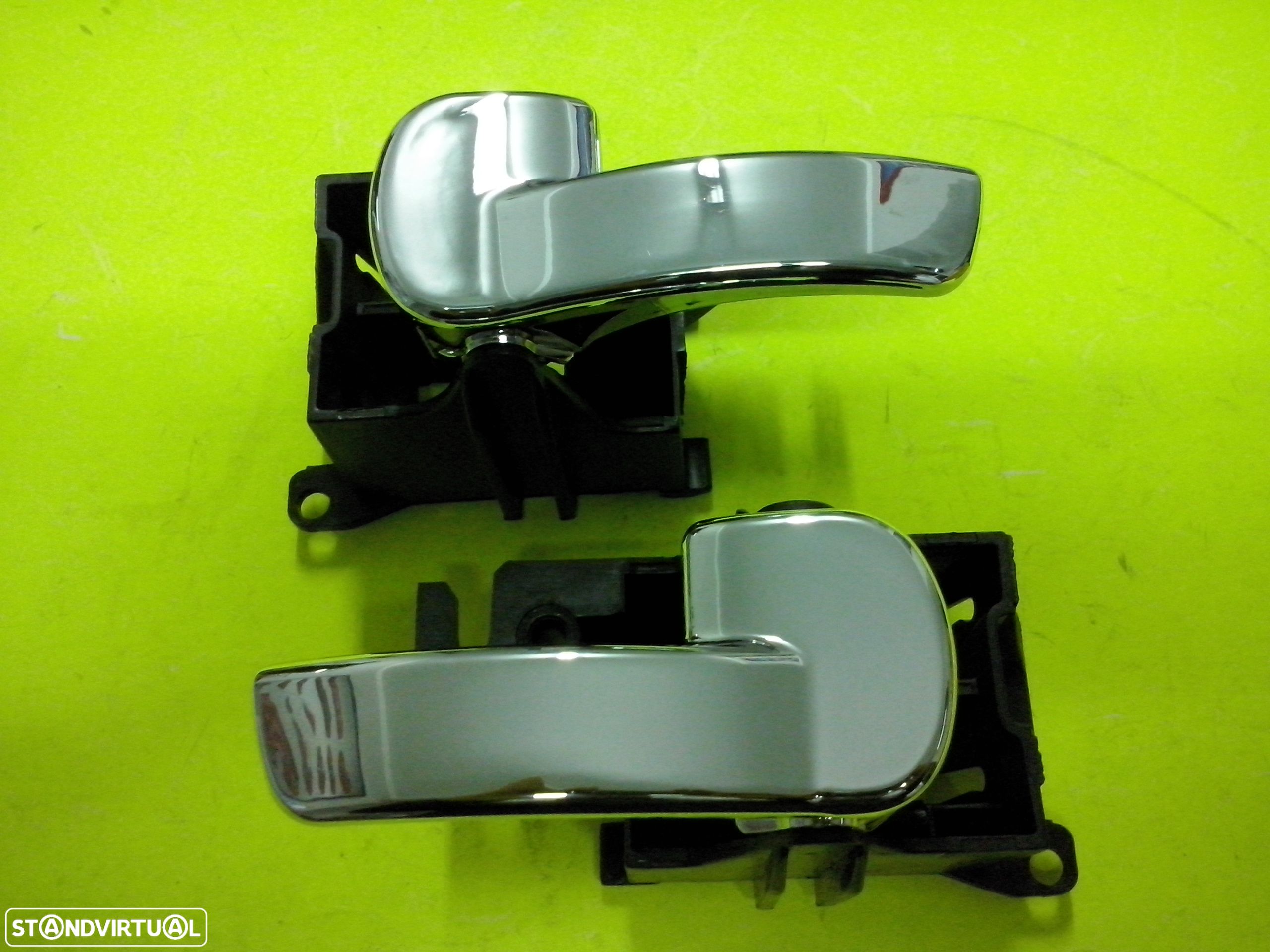 puxadores manipulo de abrir a porta Nissan Navara D40 - 1