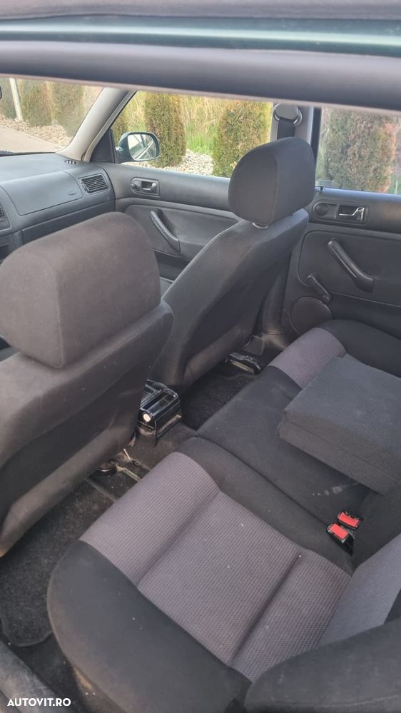 Volkswagen Golf - 10