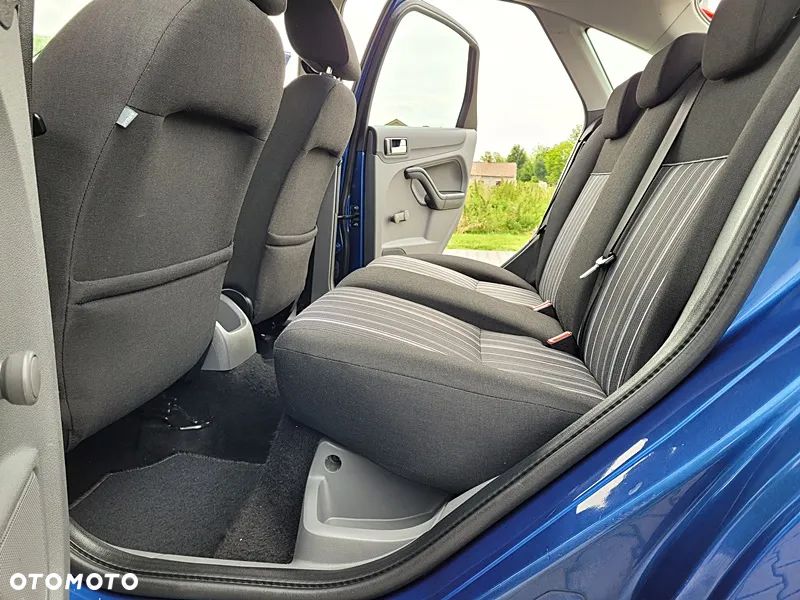 Ford Focus 1.6 16V Ambiente - 33