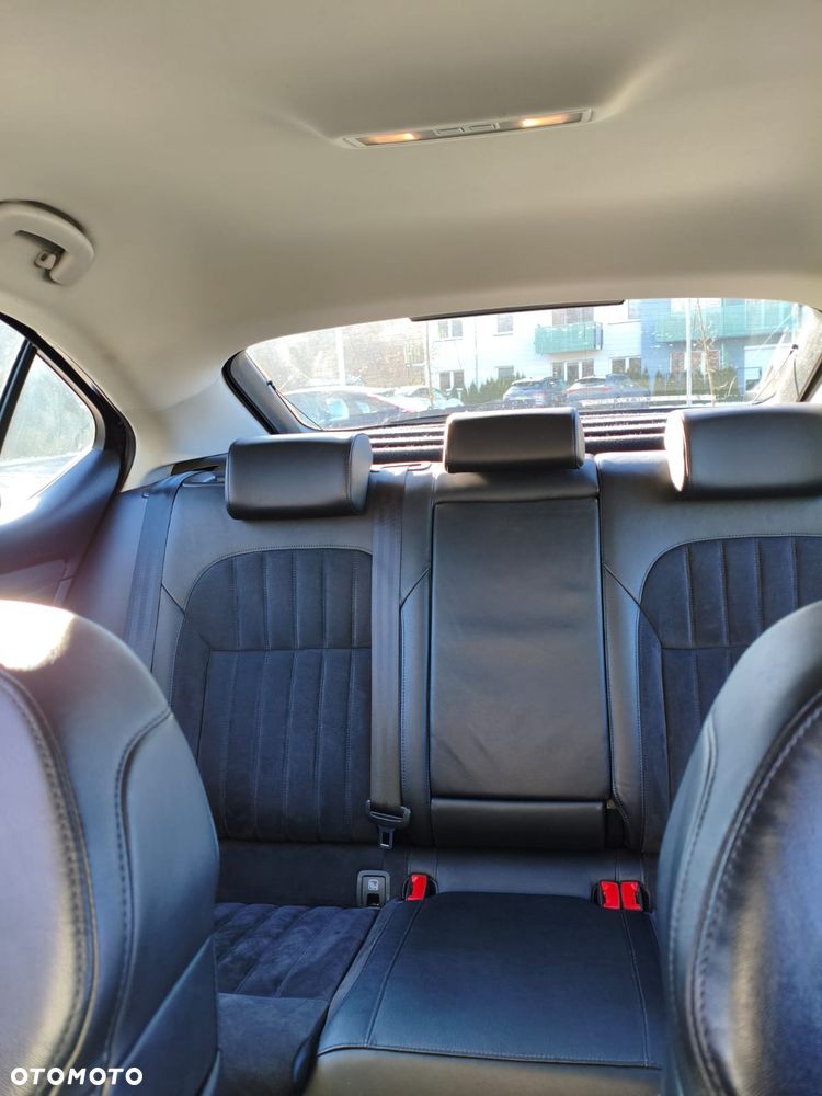 Skoda Superb 2.0 TDI Ambition DSG - 38