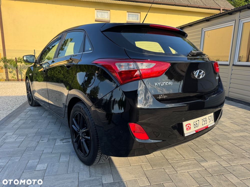 Hyundai i30 blue 1.4 Trend - 10