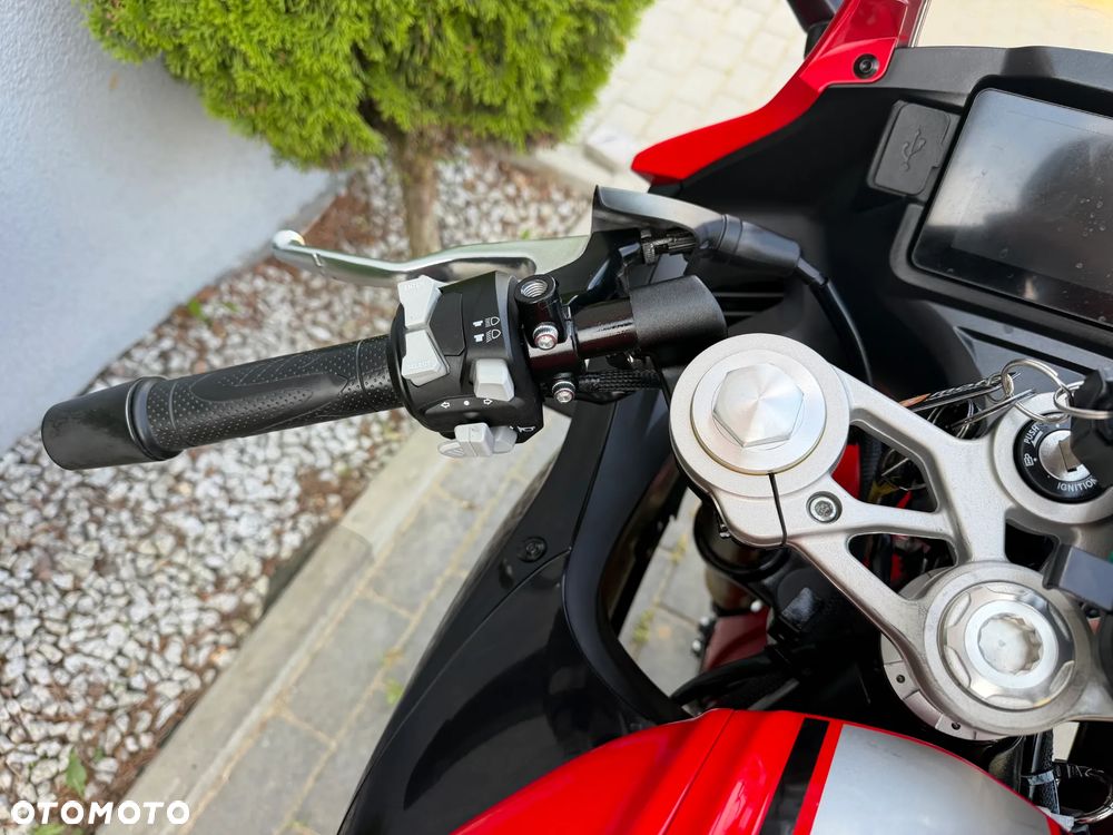 QJMOTOR SRK 125R - 23