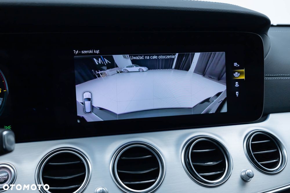 Mercedes-Benz Klasa E 300 de 4Matic 9G-TRONIC AMG Line - 21
