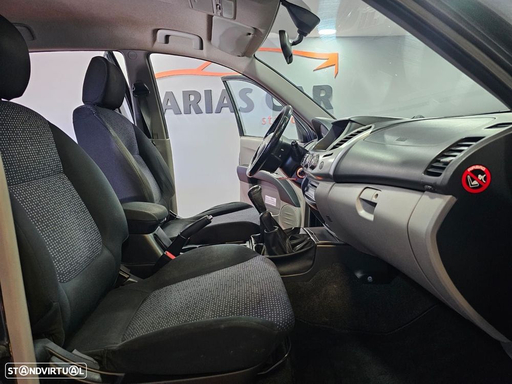 Mitsubishi L200 2.5 DI-D CD Invite AC 4WD - 12