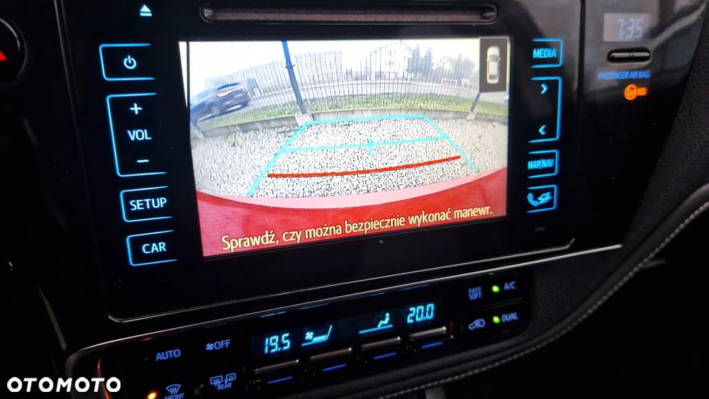 Toyota Auris Hybrid 135 Prestige - 21