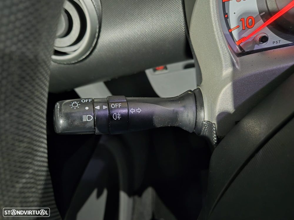 Peugeot 107 1.0 Urban - 21