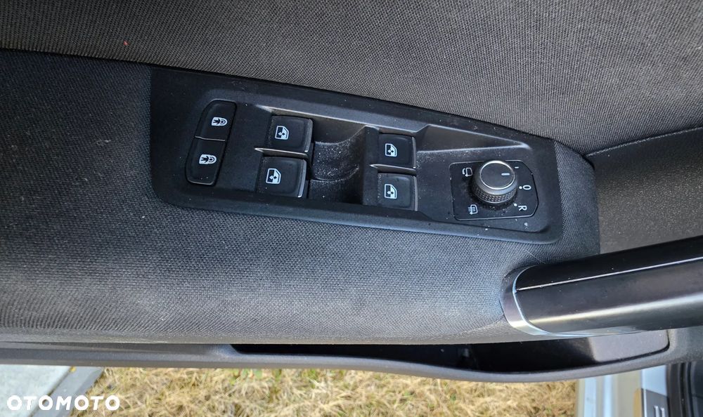 Volkswagen Touran 1.6 TDI SCR (BlueMotion Technology) Comfortline - 31