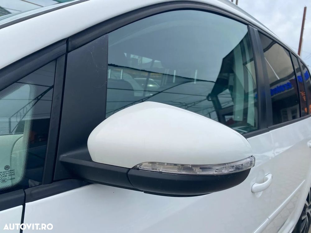 Volkswagen Touran - 24