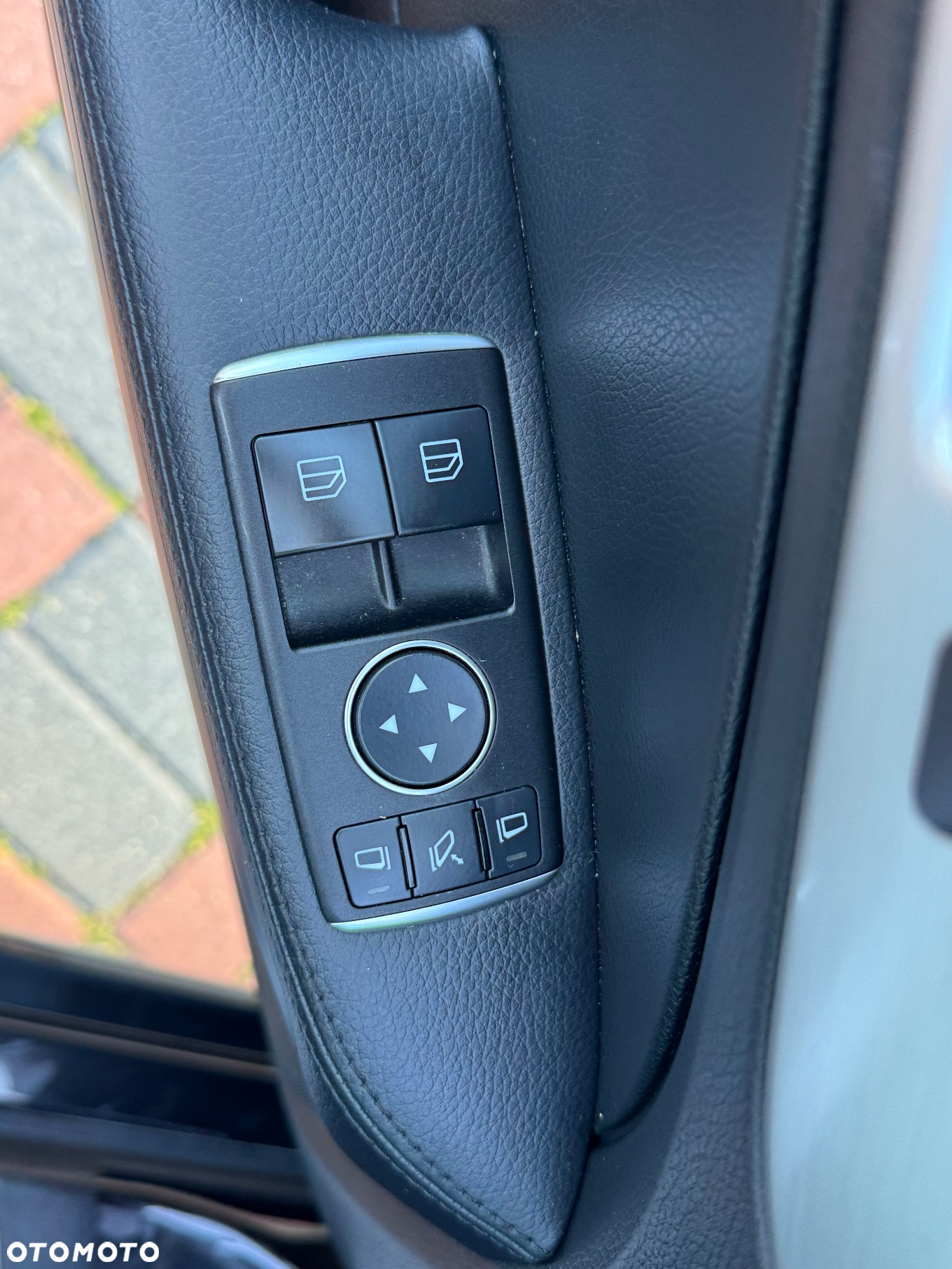 Mercedes-Benz SLK 200 CGI - 31