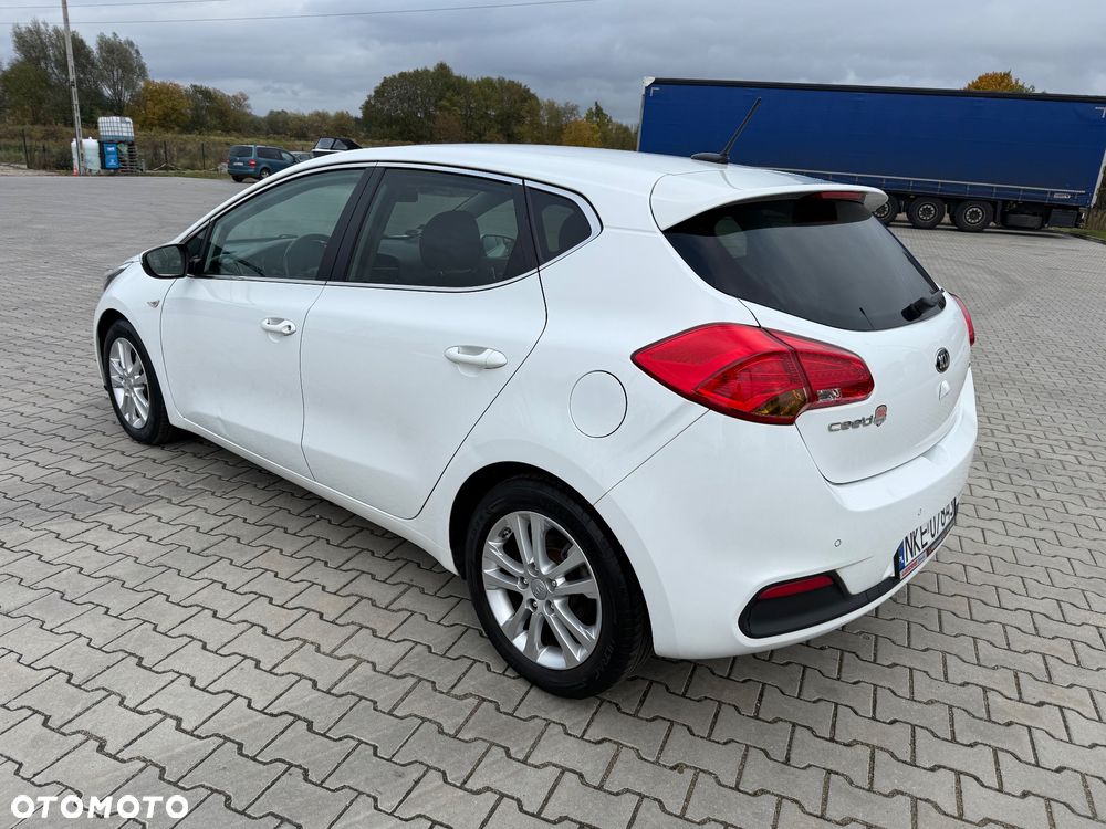 Kia Ceed 1.4 CVVT Dream Team Edition - 6