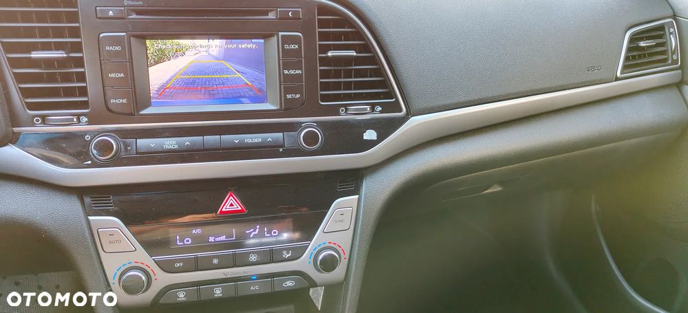 Hyundai Elantra 1.6 Comfort - 18
