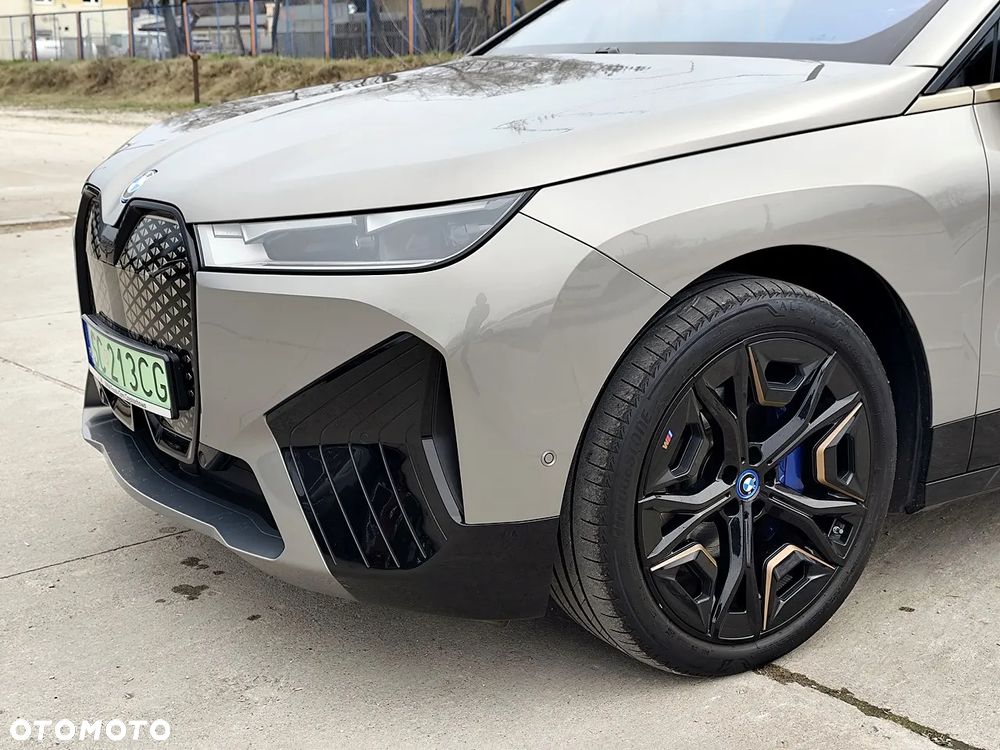 BMW iX xDrive40 76.6kWh Signature - 29