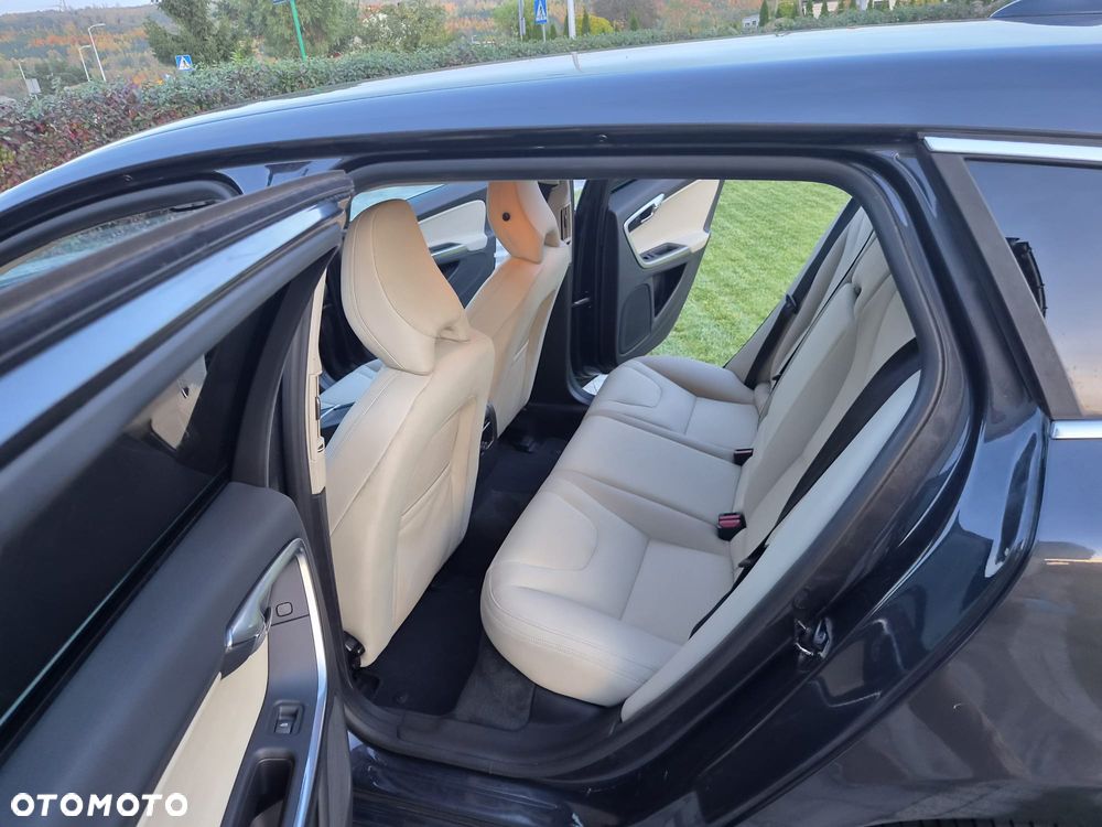 Volvo V60 2011