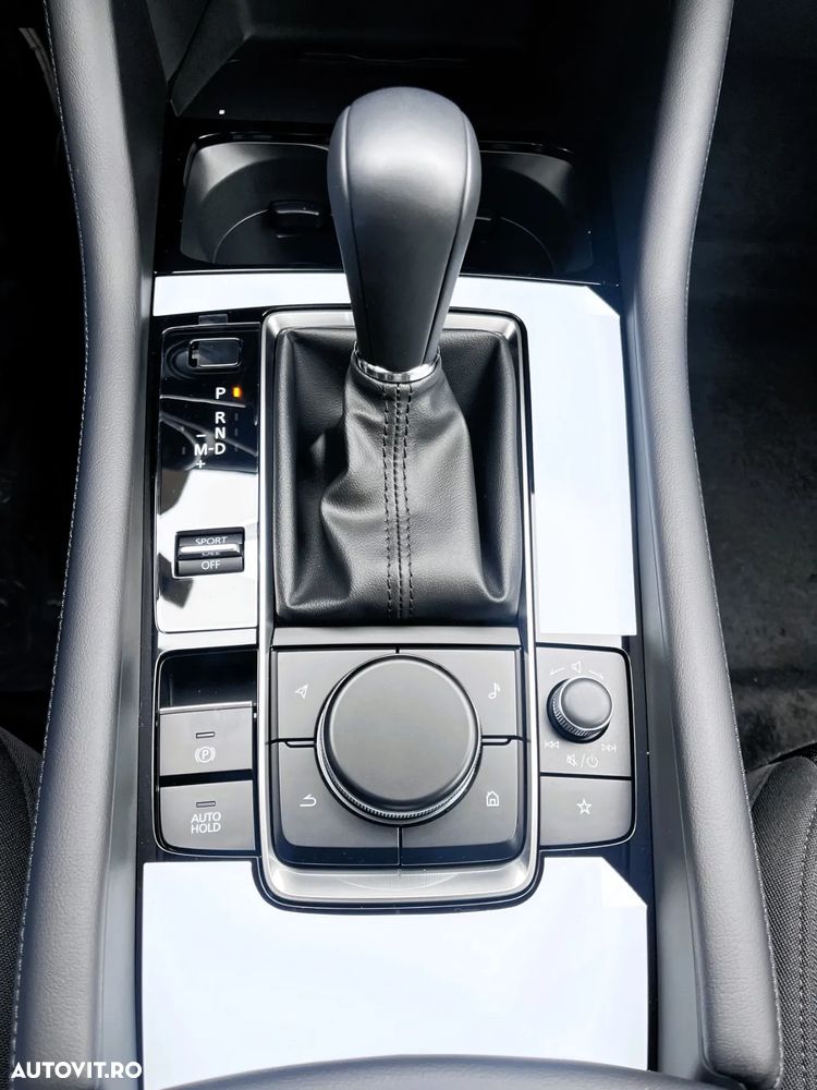 Mazda 3 e-Skyactiv X186 AT MHEV Center-Line - 16