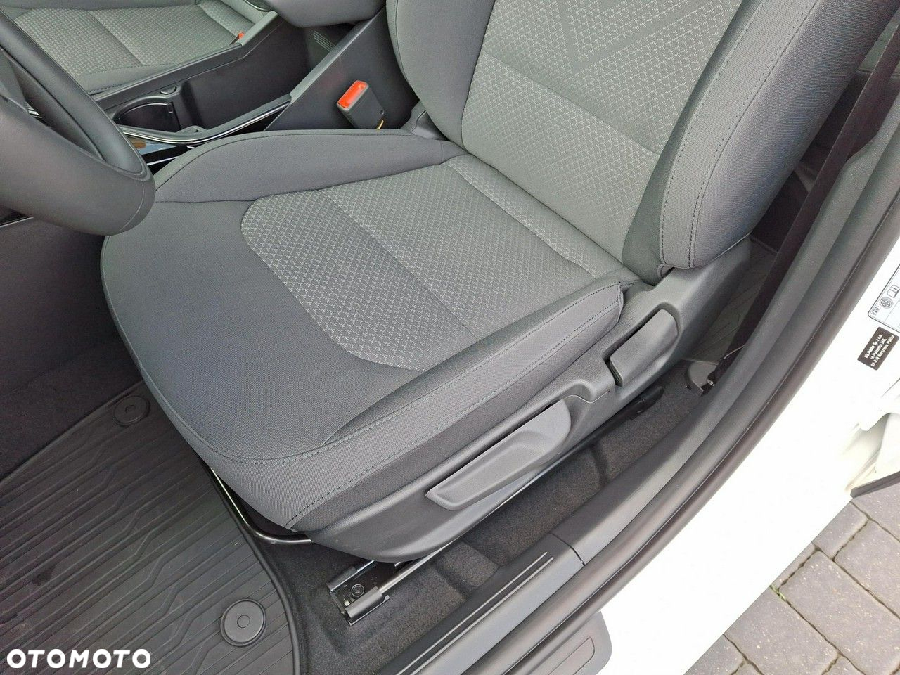 Kia Niro e-Niro 64kWh M - 12