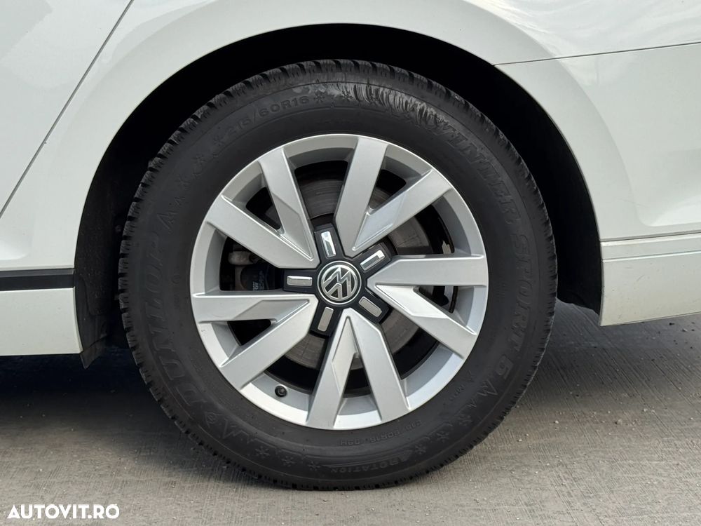 Volkswagen Passat - 16