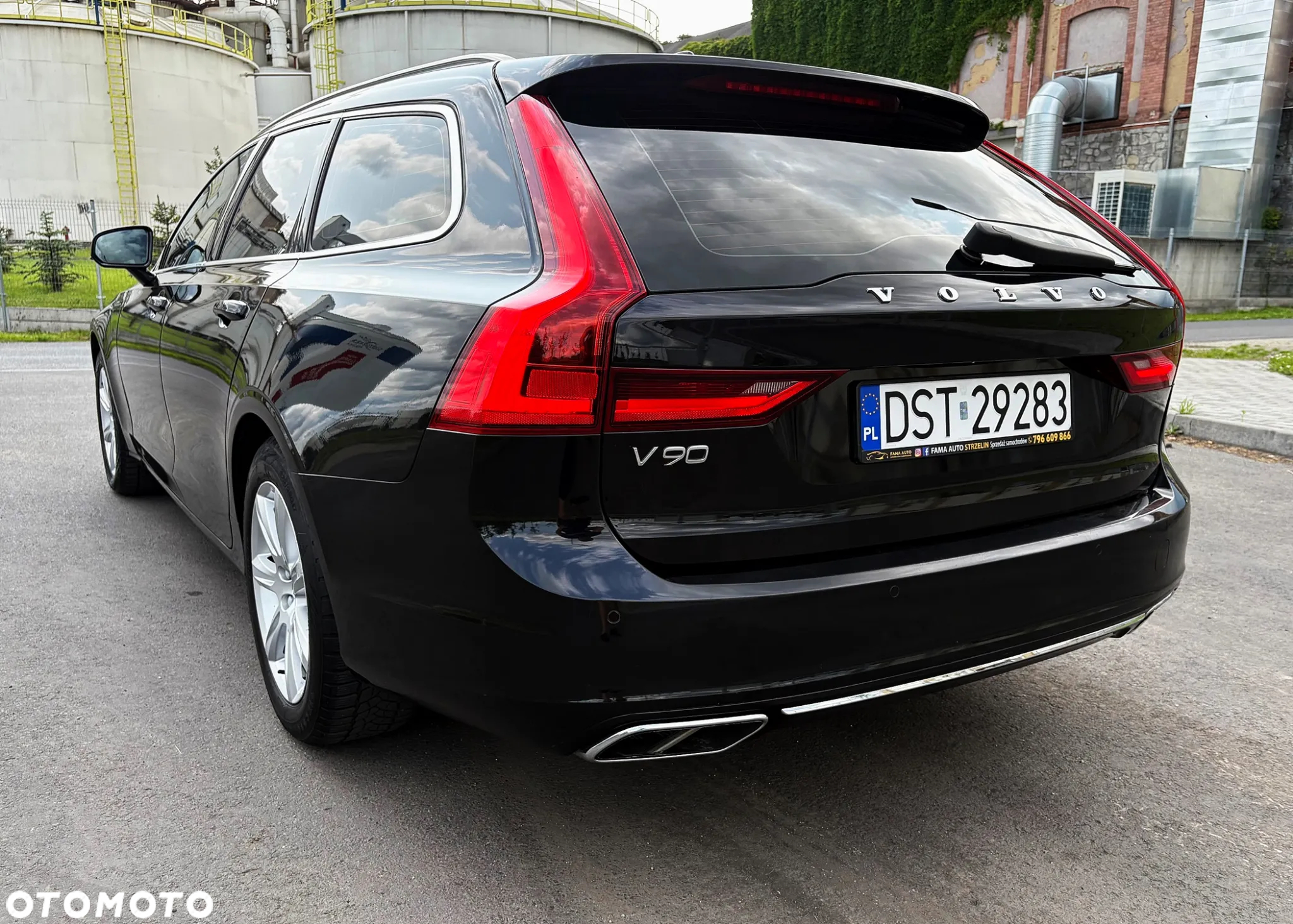 Volvo V90 D3 Momentum Pro - 12