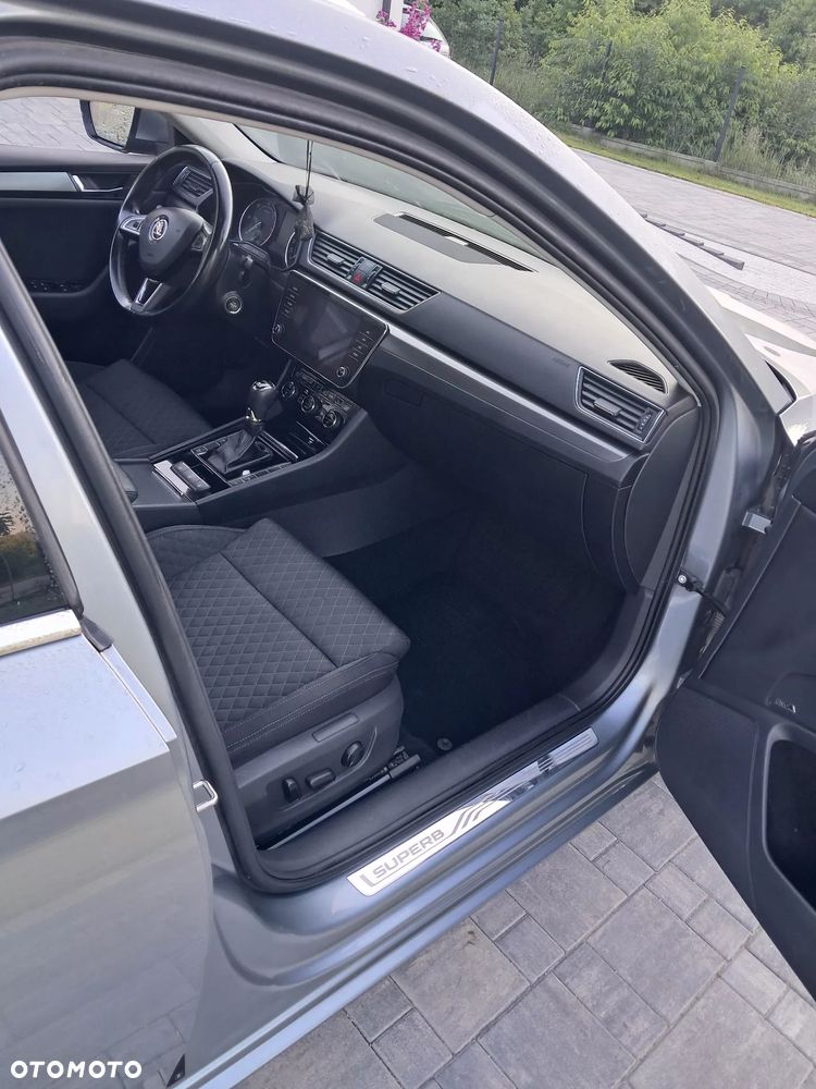 Skoda Superb 2.0 TDI SCR 4x4 Style DSG - 10