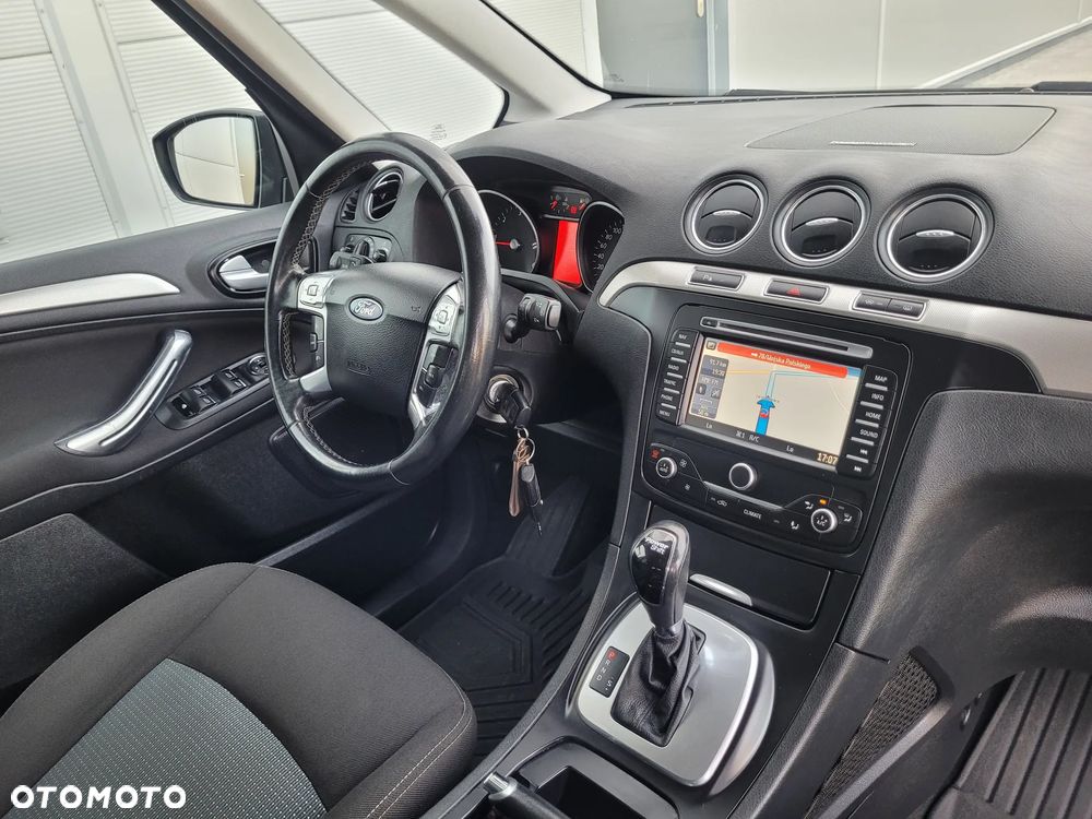 Ford Galaxy 2.0 TDCi DPF Business Edition - 25