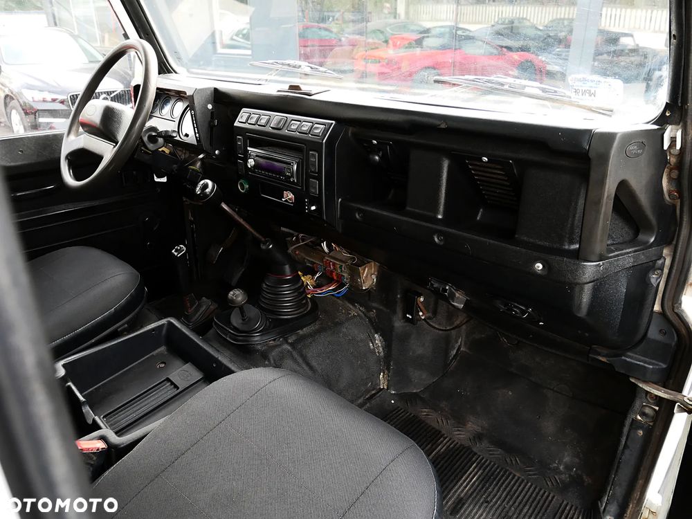 Land Rover Defender 2.5 TDI - 8