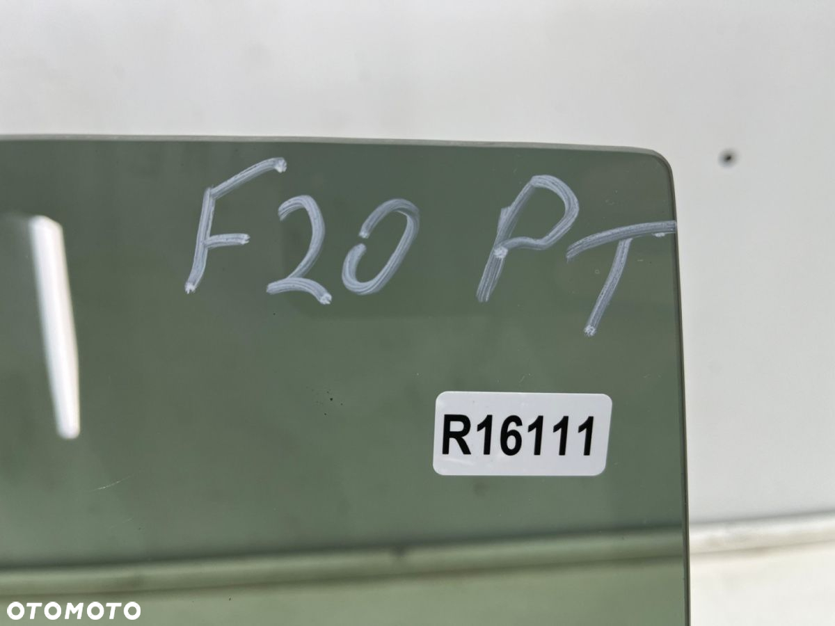 Szyba boczna BMW F20 11-19r. prawa tylna z drzwi oryginalna ciemna fabrycznie przyciemniona - 4