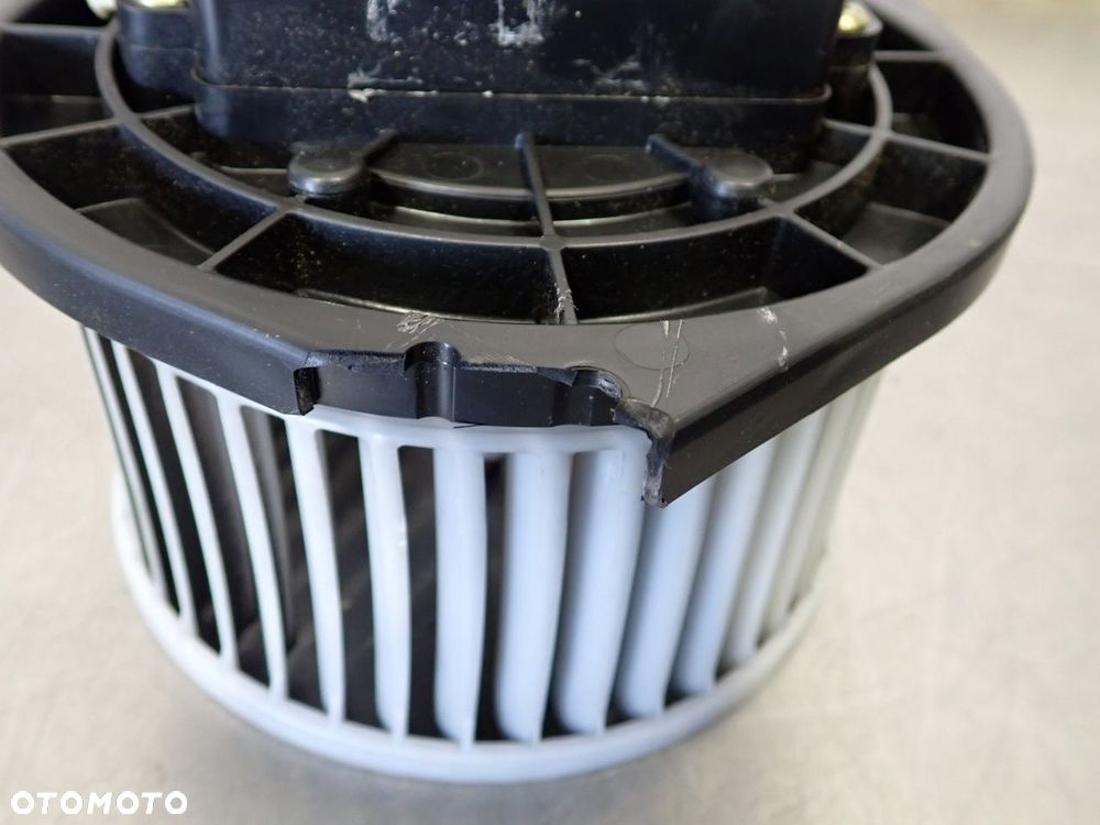 WENTYLATOR NAWIEWU MITSUBISHI OUTLANDER - 4