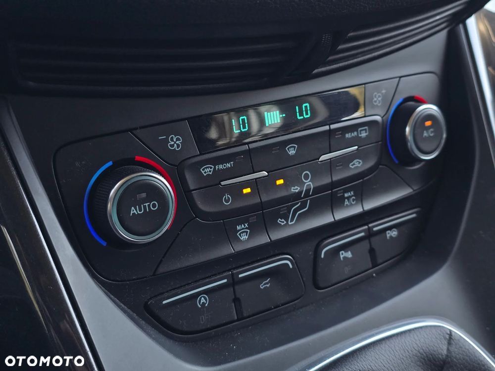 Ford Kuga 1.5 EcoBoost 2x4 Titanium - 29