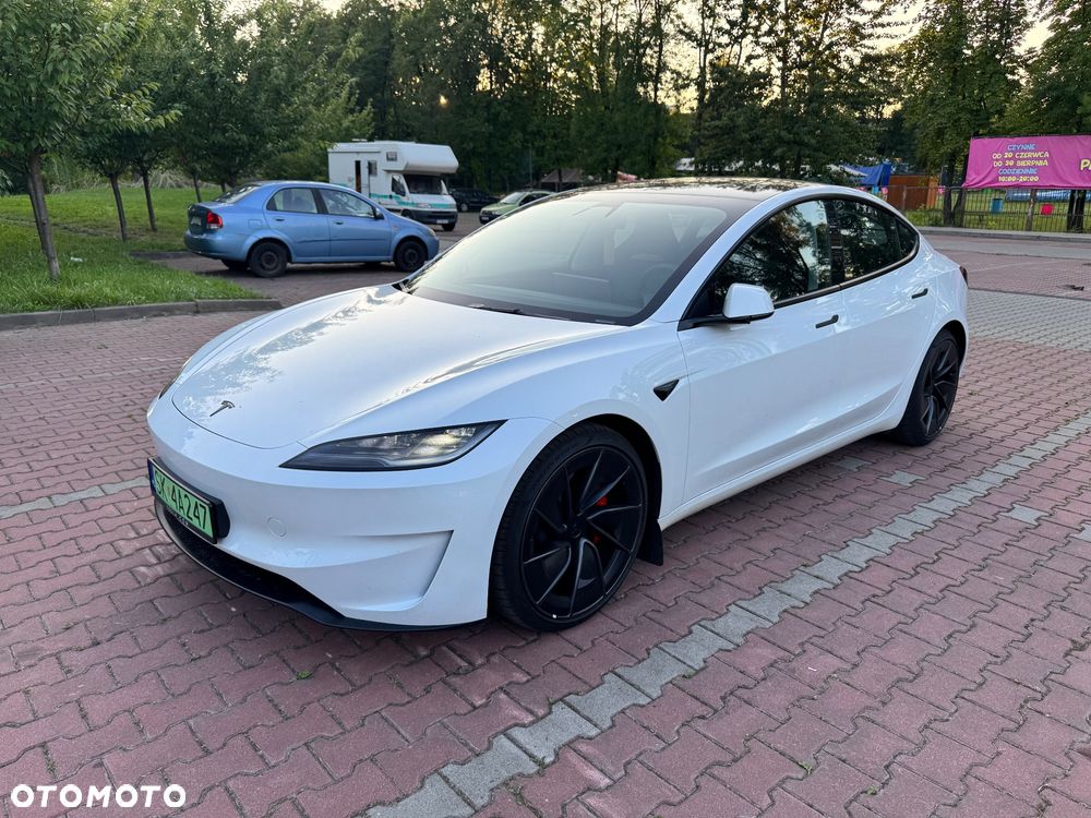 Tesla Model 3 - 1