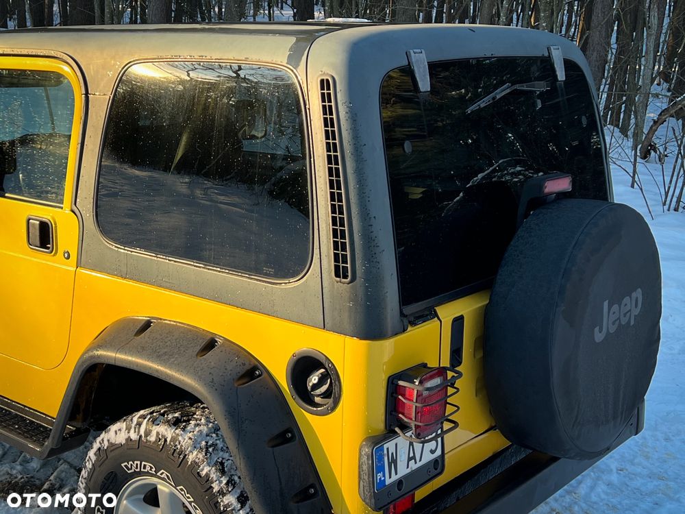 Jeep Wrangler - 12