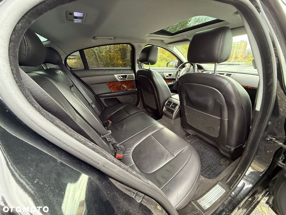 Jaguar XF 3.0 V6 Premium Luxury - 16