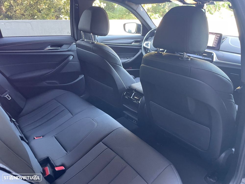 BMW 530 e Pack 50 anos M - 31