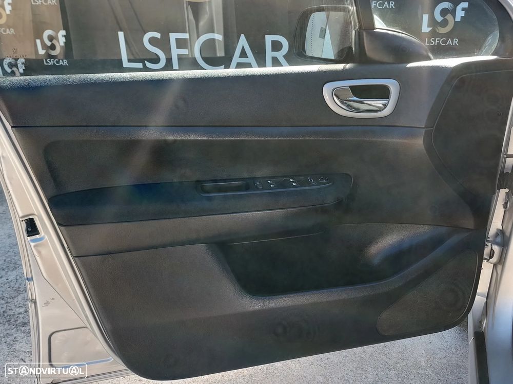 Peugeot 307 1.6 HDi XT Premium - 14
