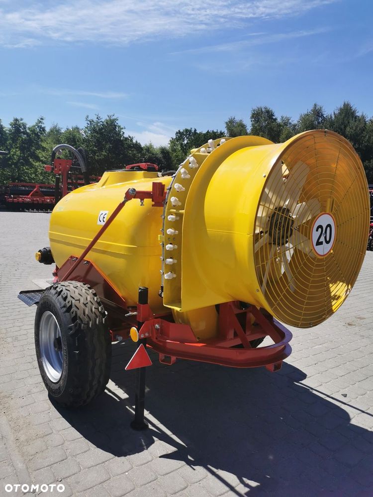 Opryskiwacze przyczepiany sadowniczy 1000L lub 1500L - 8