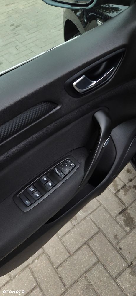 Renault Megane ENERGY TCe 140 EDC LIMITED - 26