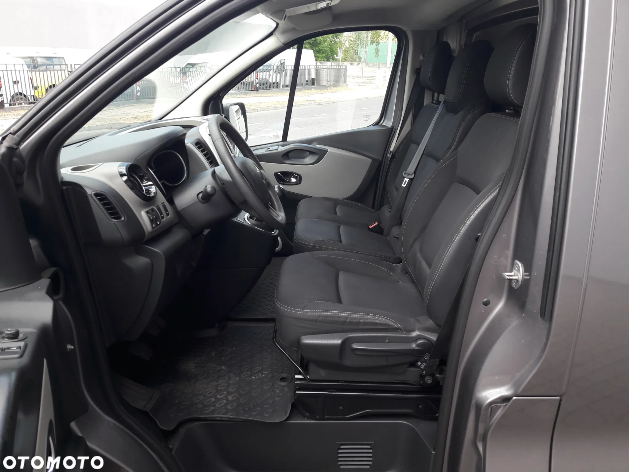 Renault TRAFIC - 5