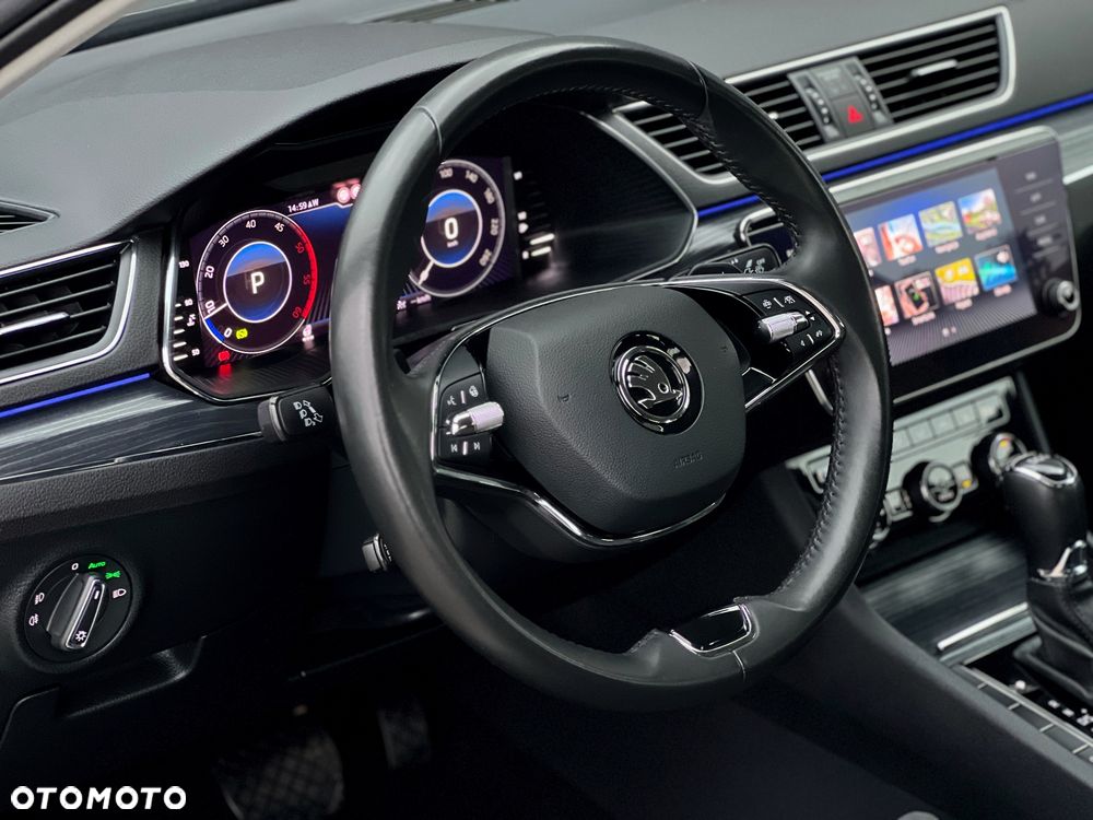 Skoda Superb 2.0 TDI DSG Premium Edition - 22