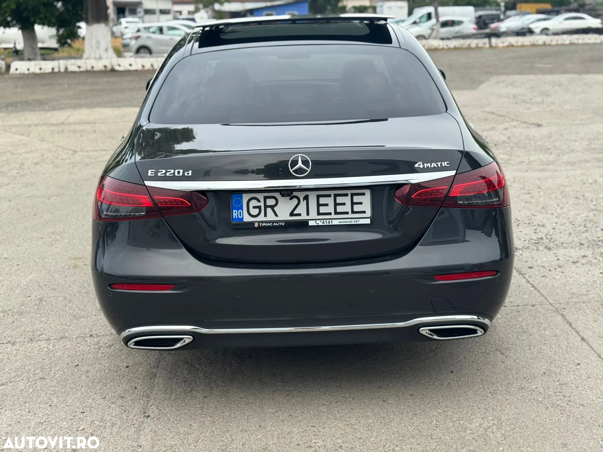 Mercedes-Benz E 220 d 4MATIC Aut. - 4