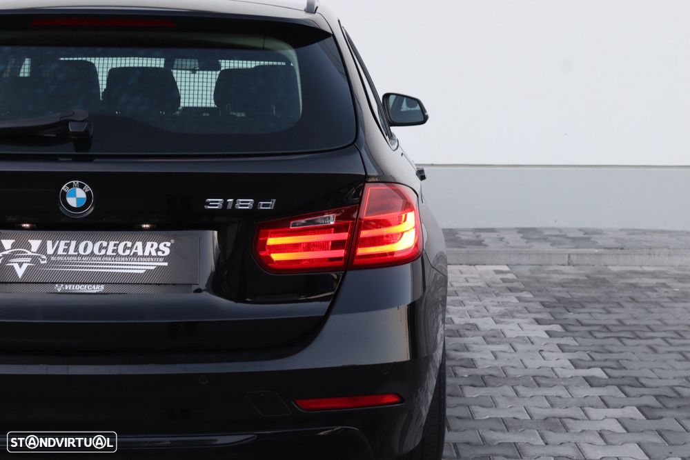 BMW 318 d Touring xDrive Line Sport - 21