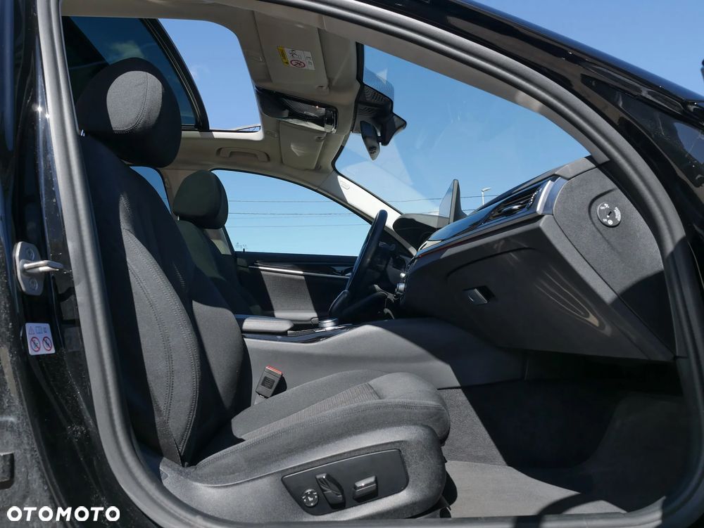 BMW Seria 5 530e sport - 21