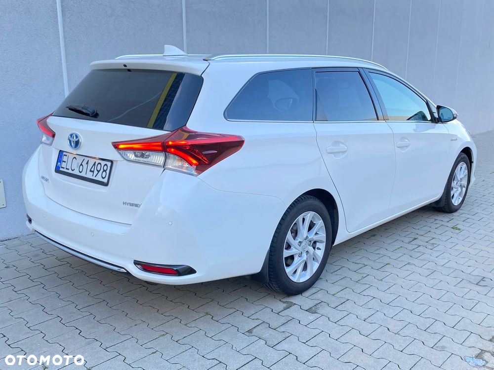 Toyota Auris Hybrid 135 Premium - 4