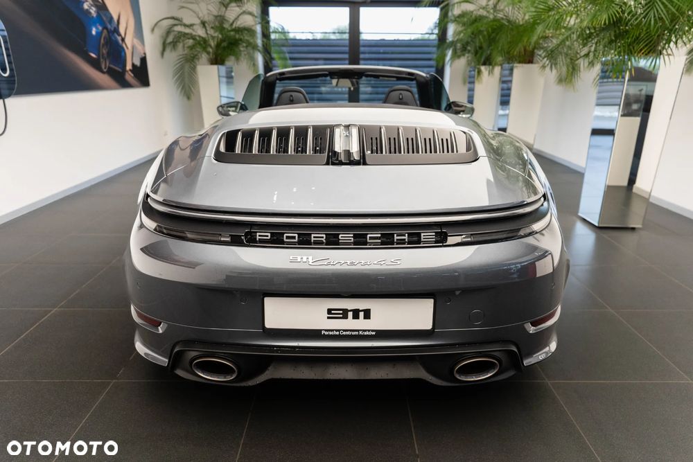 Porsche 911 Carrera 4S - 40