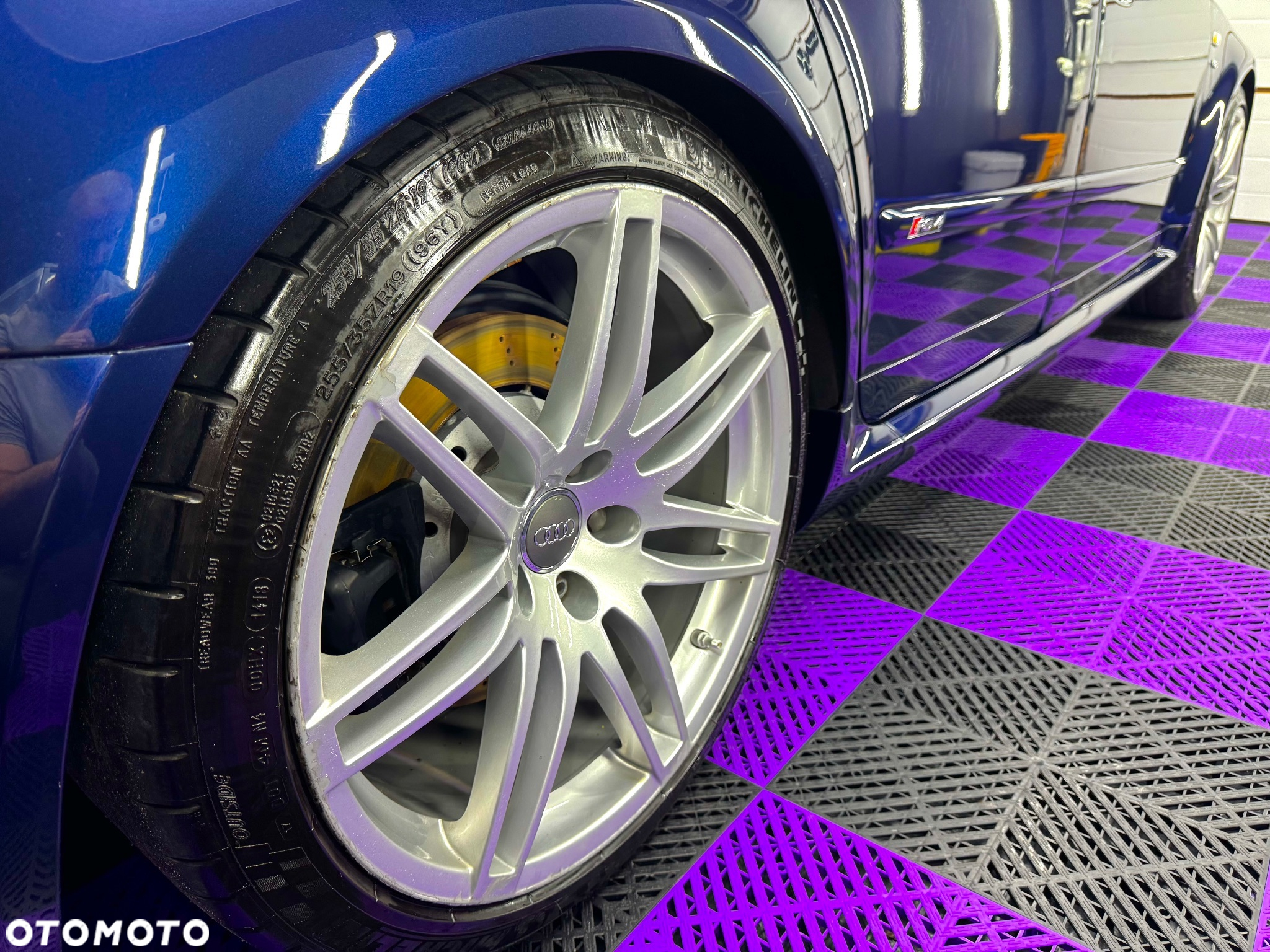 Audi RS4 Standard - 16