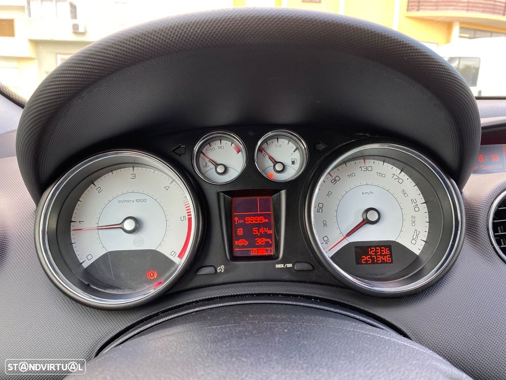 Peugeot 308 SW 1.6 e-HDi Sportium CVM6 115g - 9