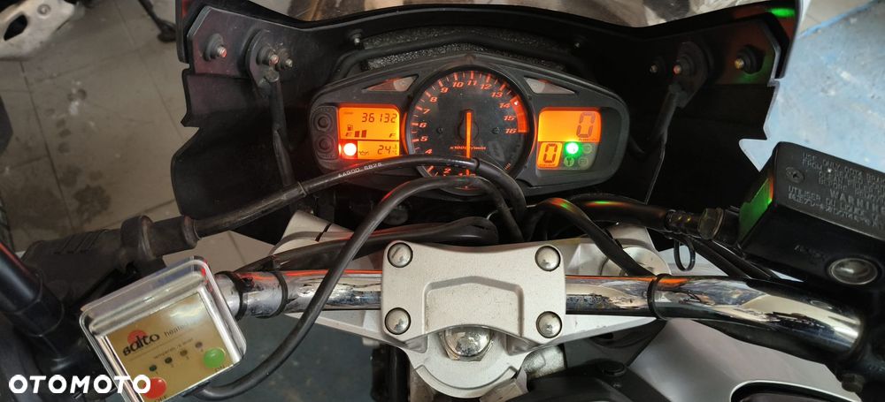 Suzuki GSR - 6